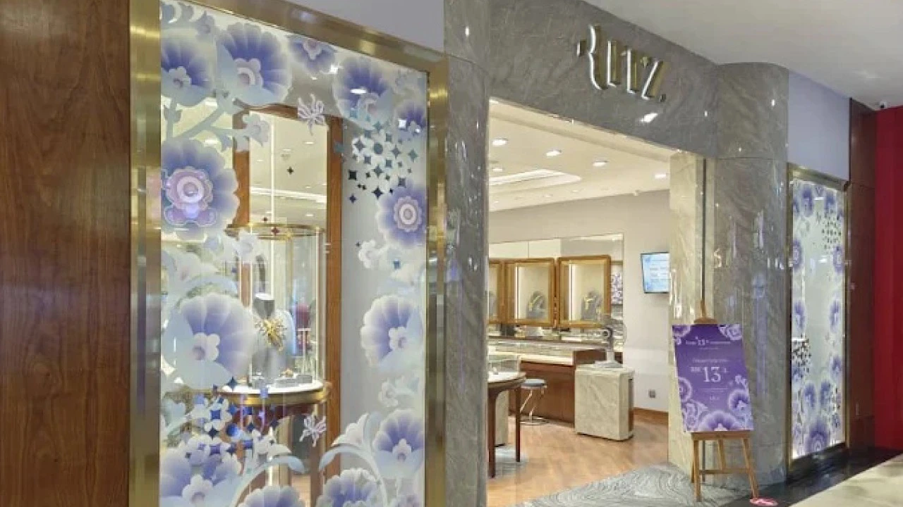 Ritz 1Borneo